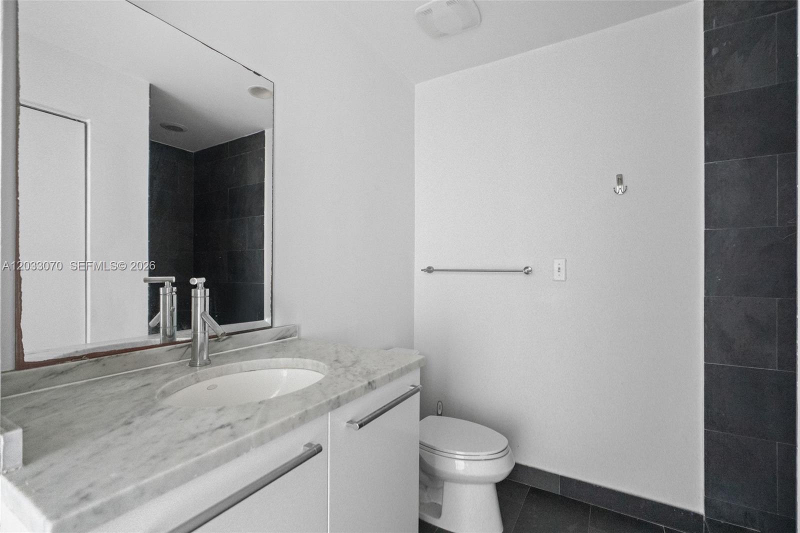 900 Biscayne Blvd #2304, Miami FL 33132
