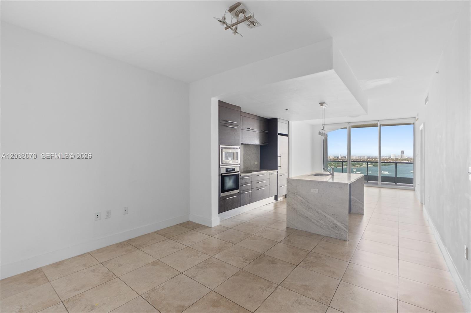 900 Biscayne Blvd #2304, Miami FL 33132