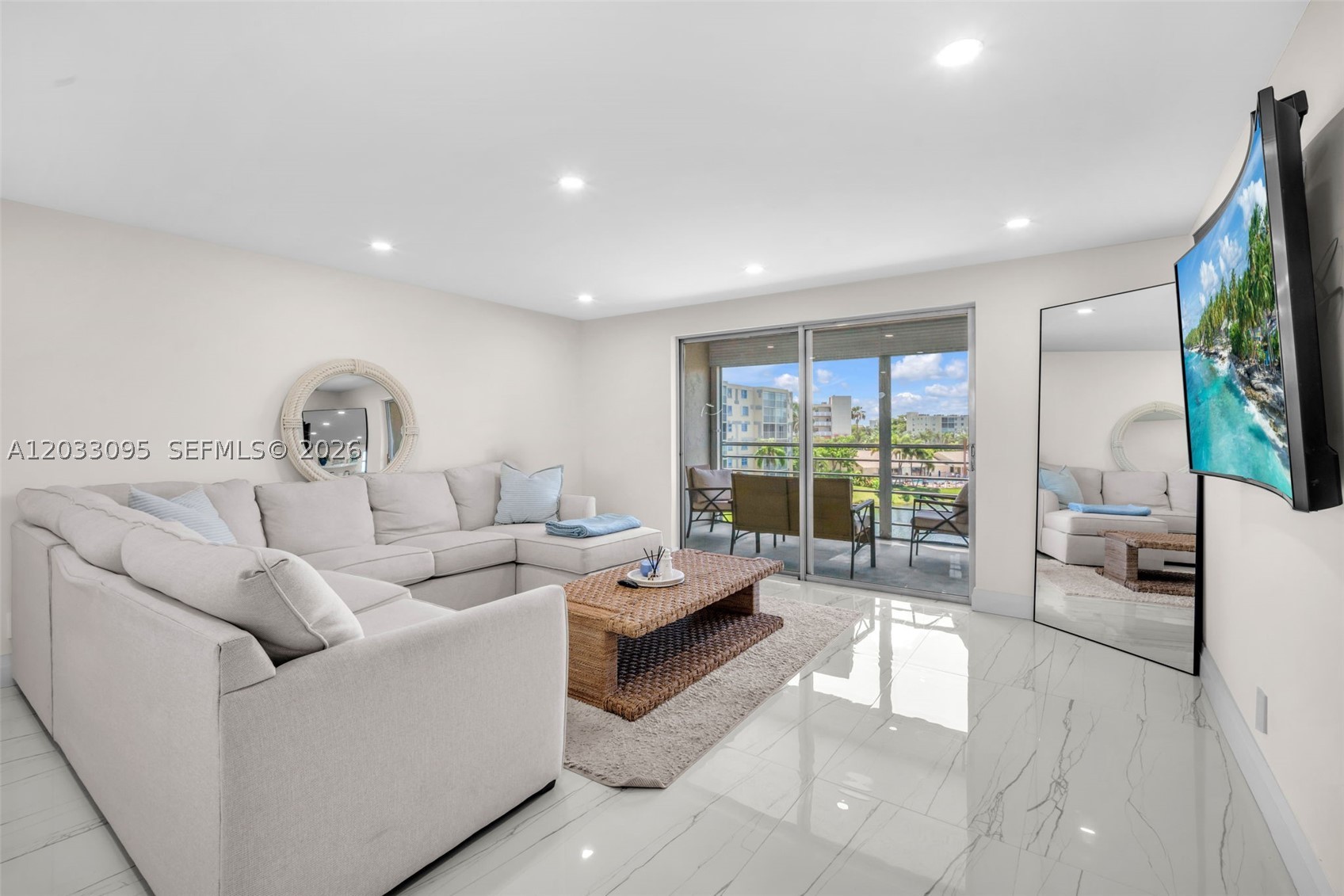 441 SE 3rd St #404, Dania Beach FL 33004