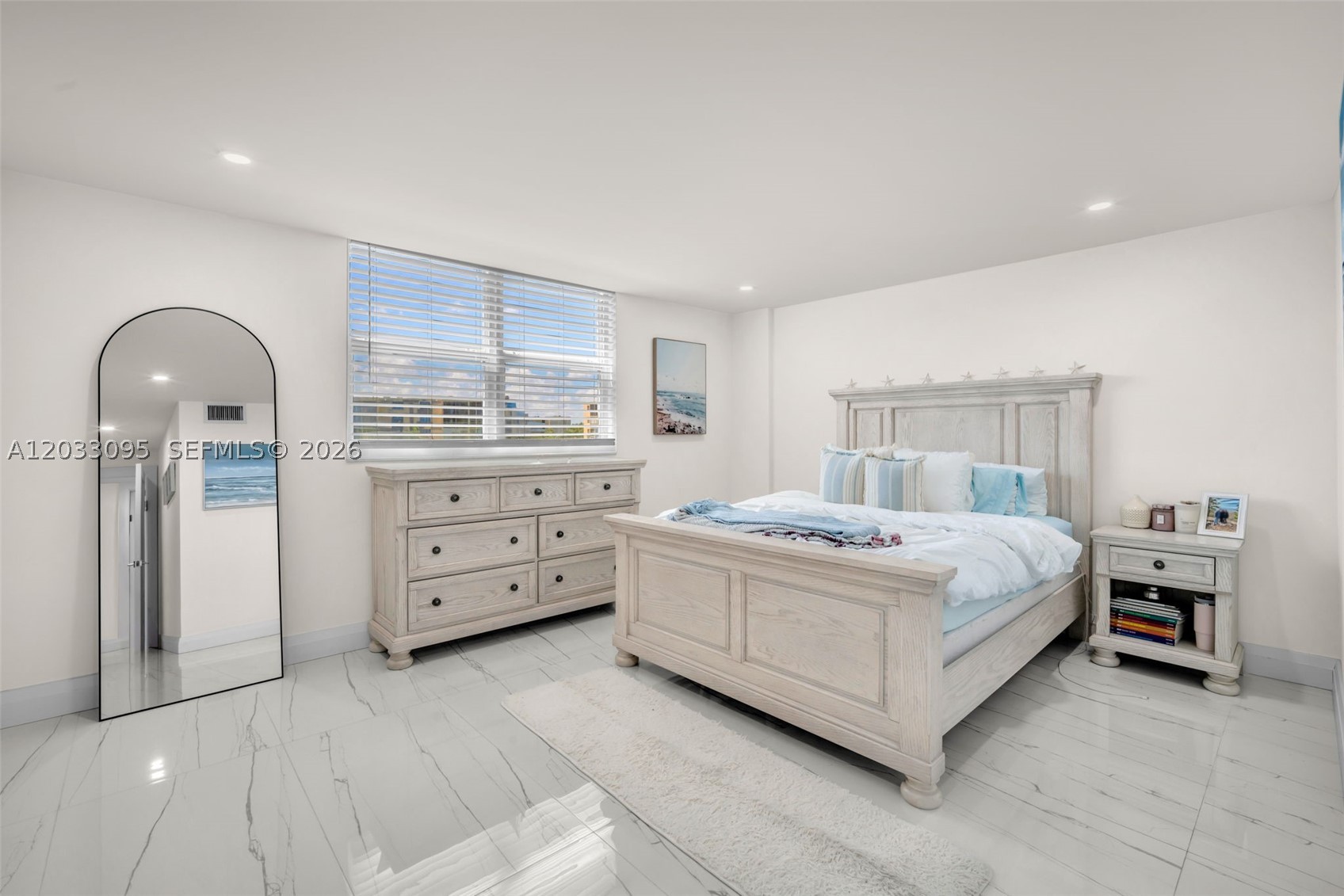441 SE 3rd St #404, Dania Beach FL 33004