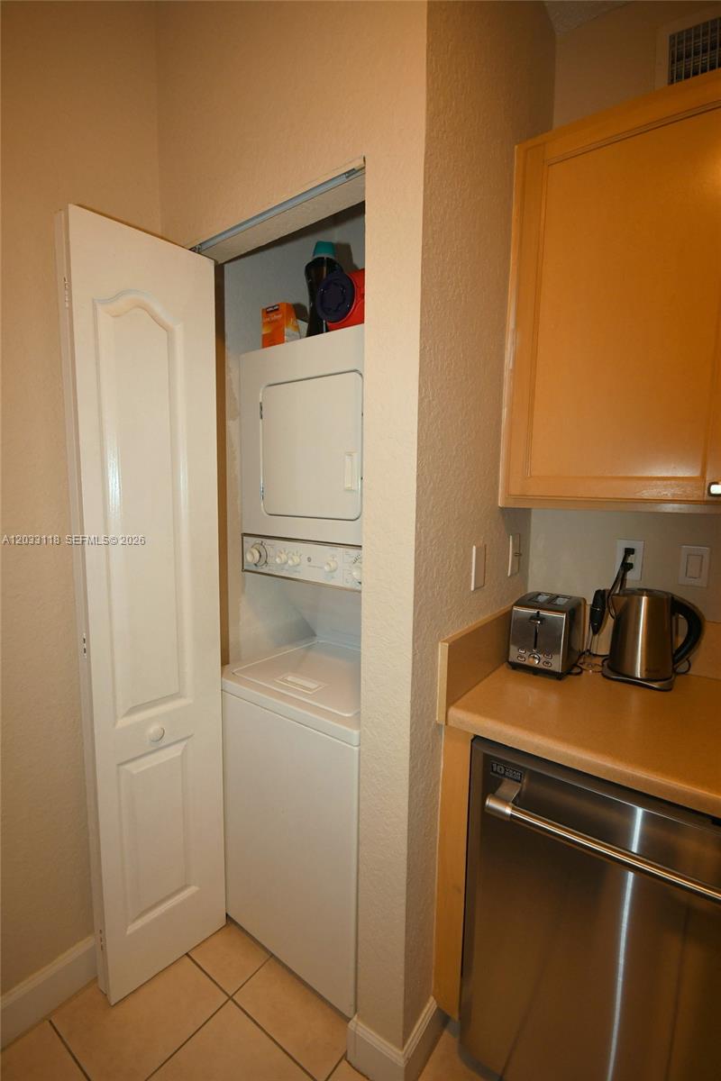 6001 SW 70th St #320, South Miami FL 33143