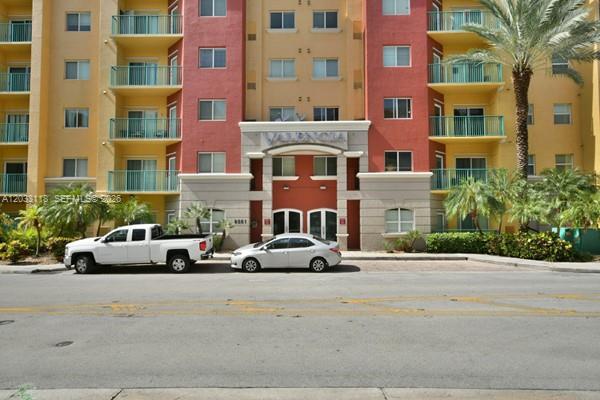 6001 SW 70th St #320, South Miami FL 33143