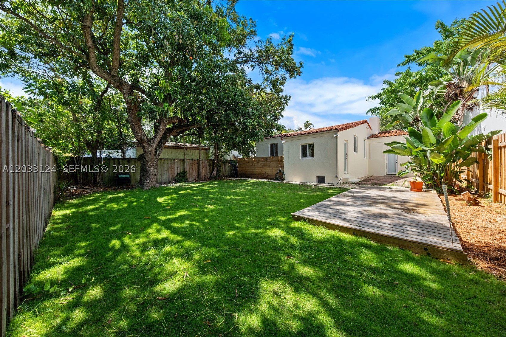 565 NW 44th St, Miami FL 33127