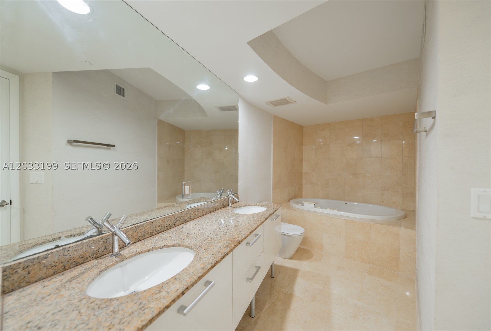 17201 Collins Ave #2209, Sunny Isles Beach FL 33160