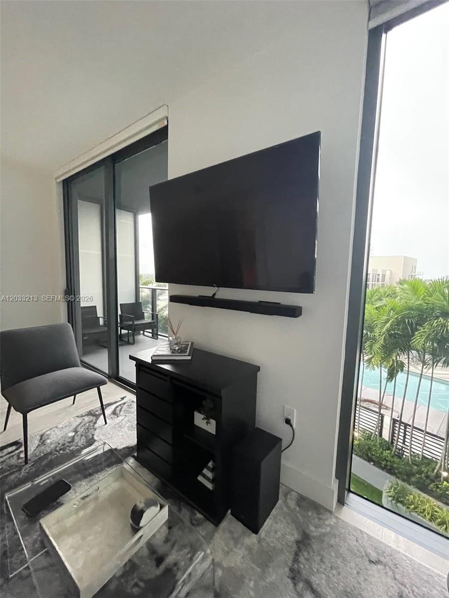 121 NE 34th St #1015, Miami FL 33137