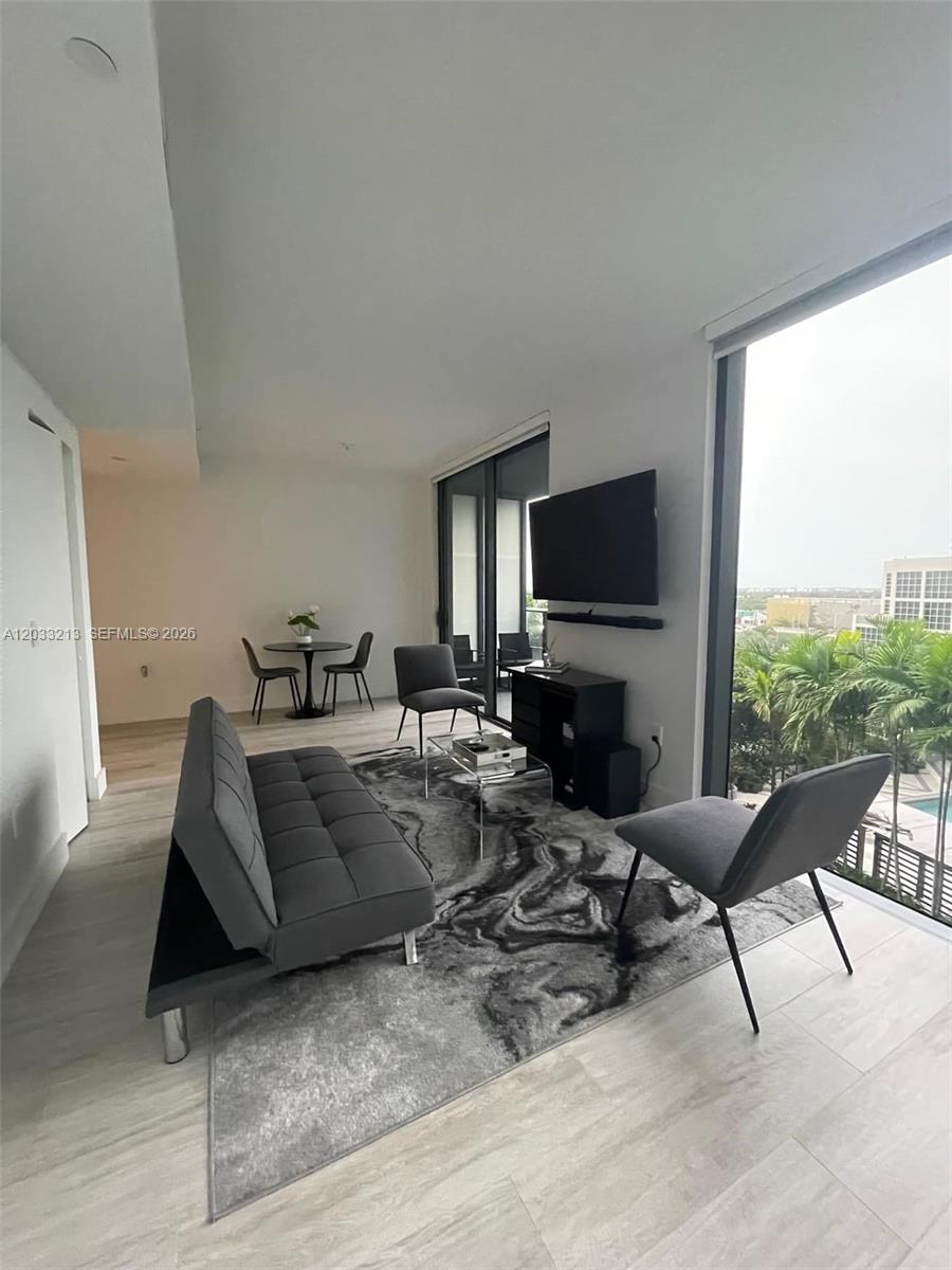 121 NE 34th St #1015, Miami FL 33137