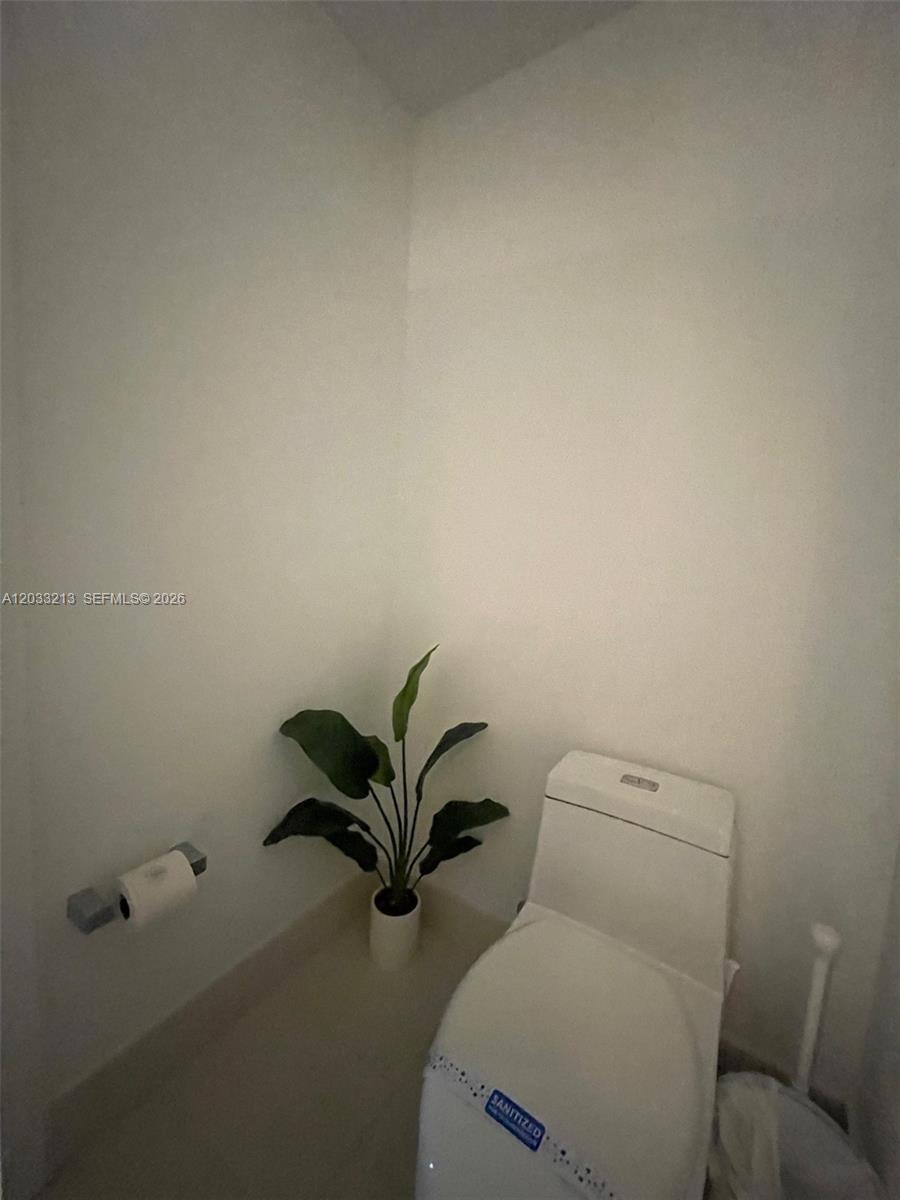 121 NE 34th St #1015, Miami FL 33137