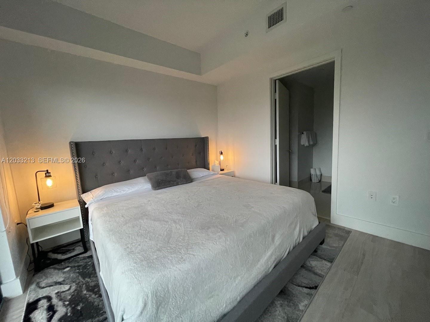 121 NE 34th St #1015, Miami FL 33137