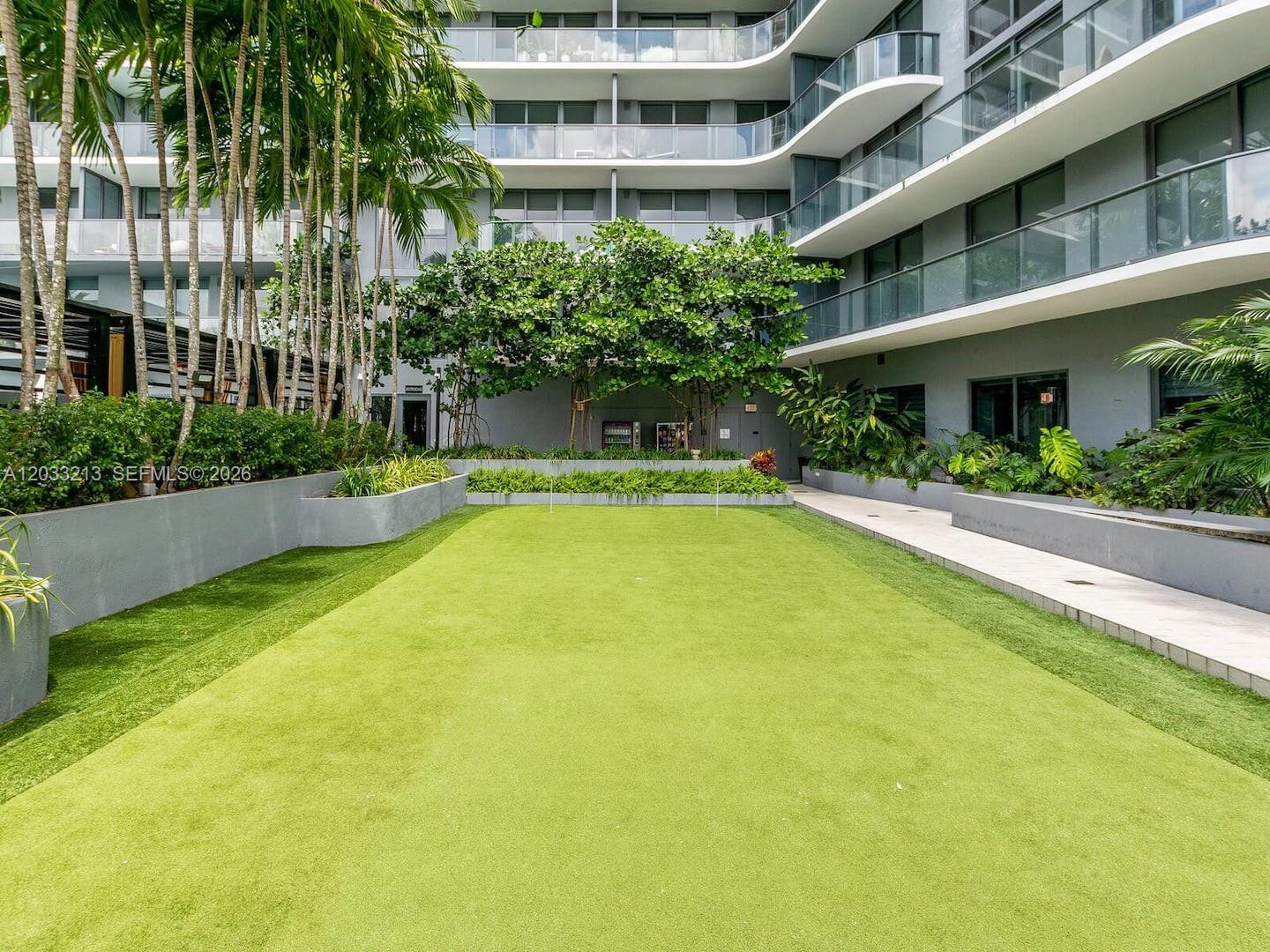 121 NE 34th St #1015, Miami FL 33137