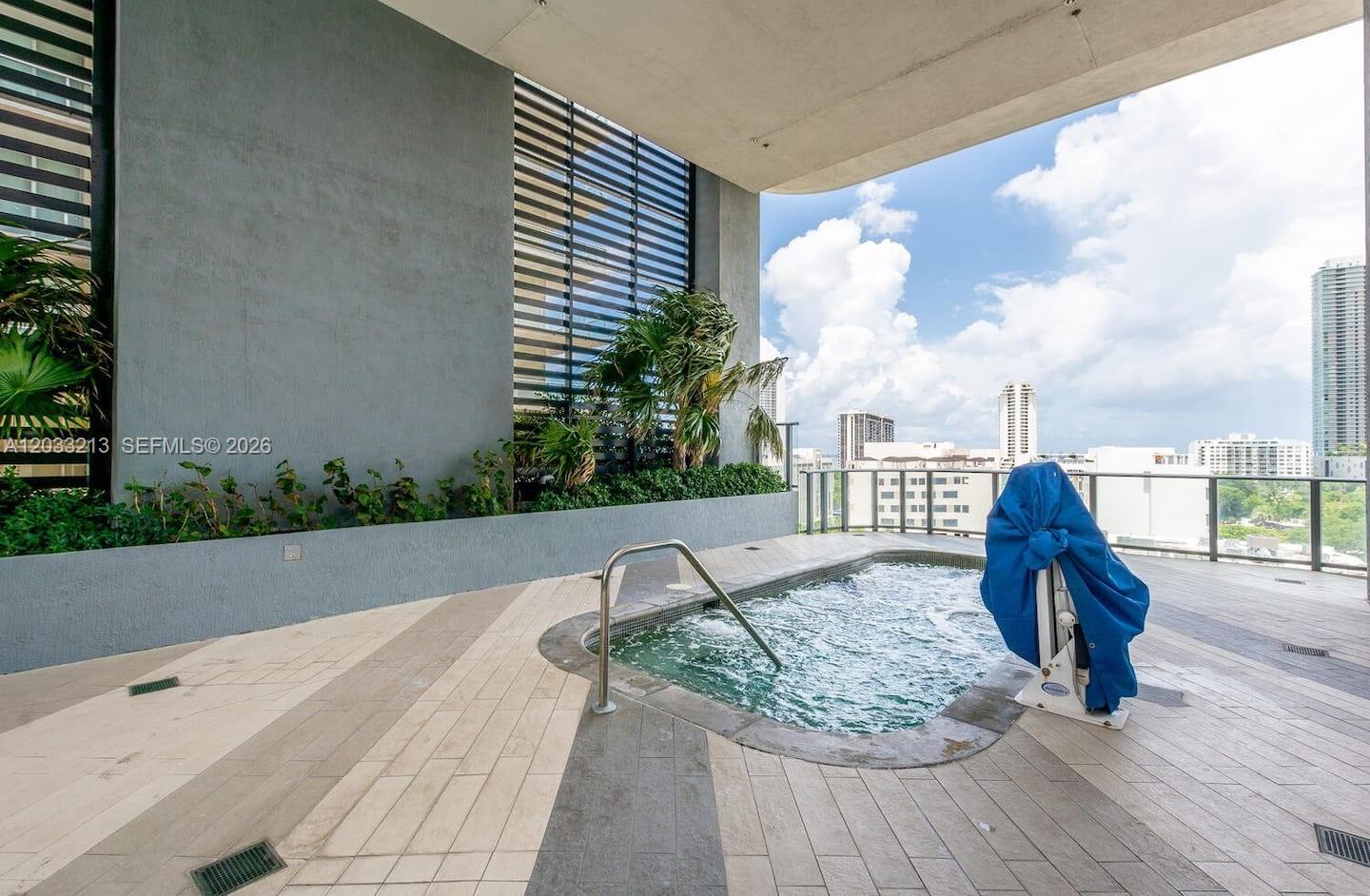 121 NE 34th St #1015, Miami FL 33137