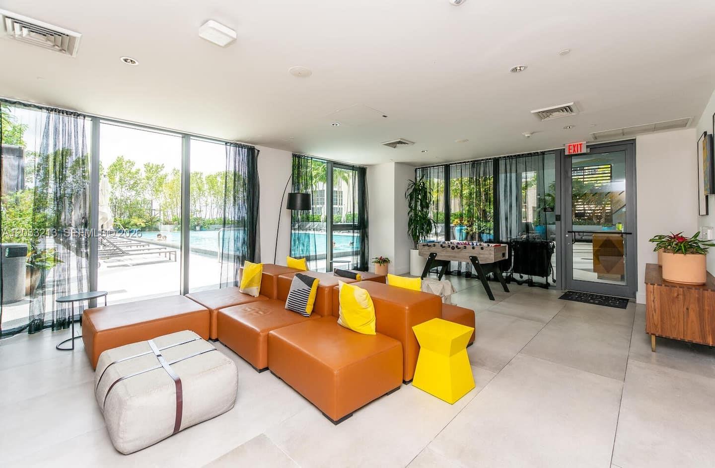 121 NE 34th St #1015, Miami FL 33137