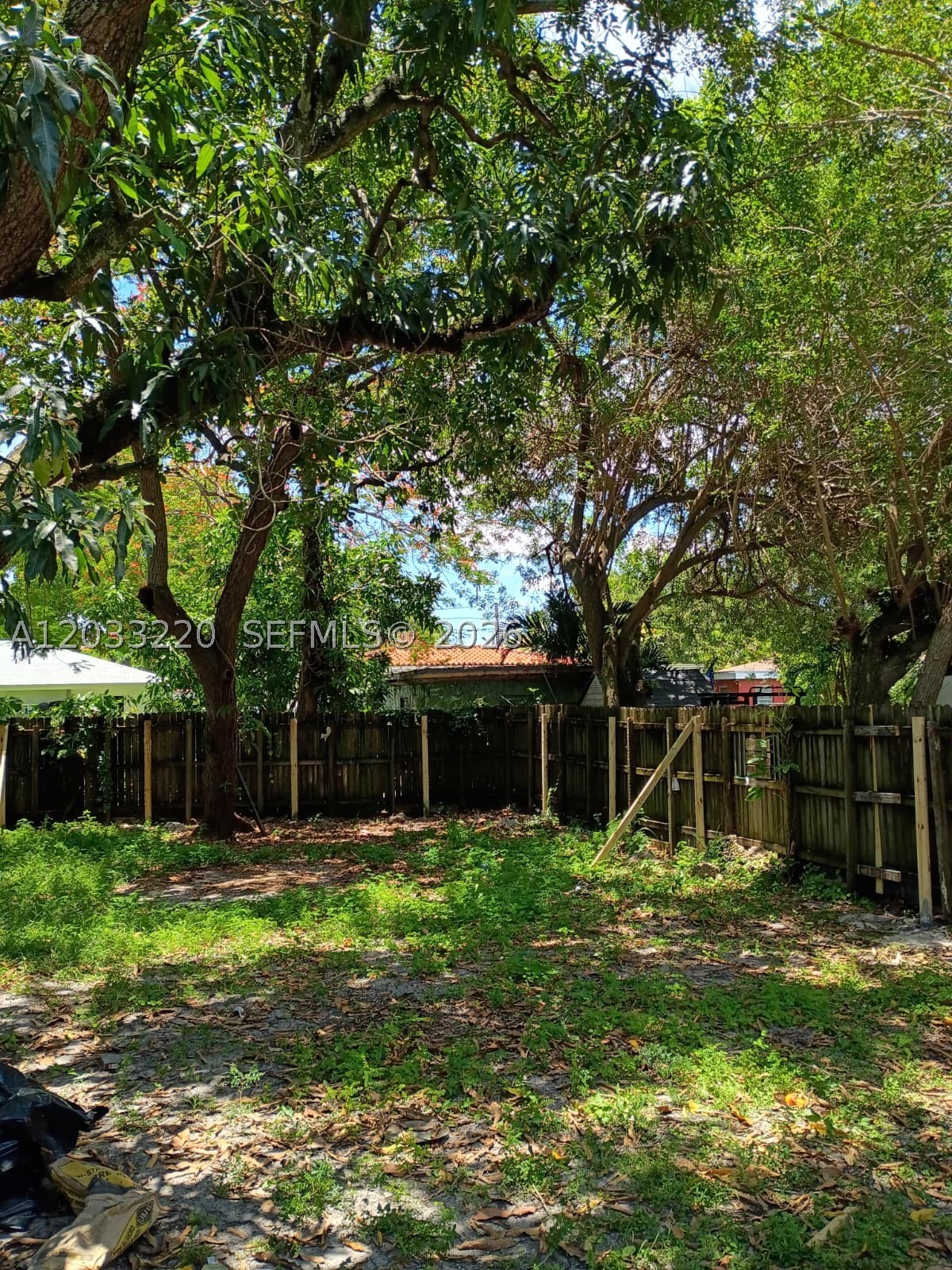 944 NW 51st St, Miami FL 33127