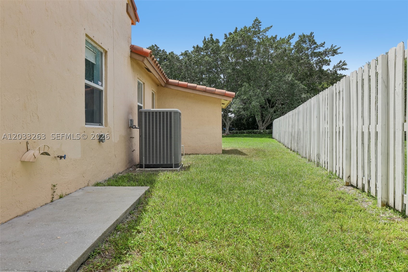 13100 NW 11th Dr, Sunrise FL 33323