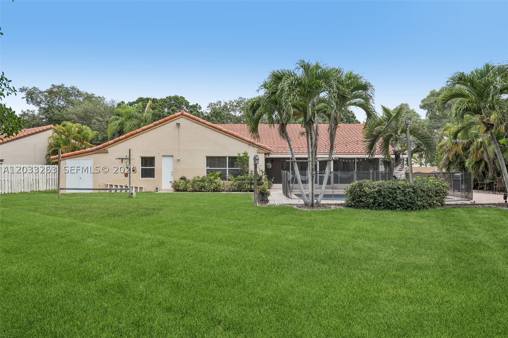 13100 NW 11th Dr, Sunrise FL 33323