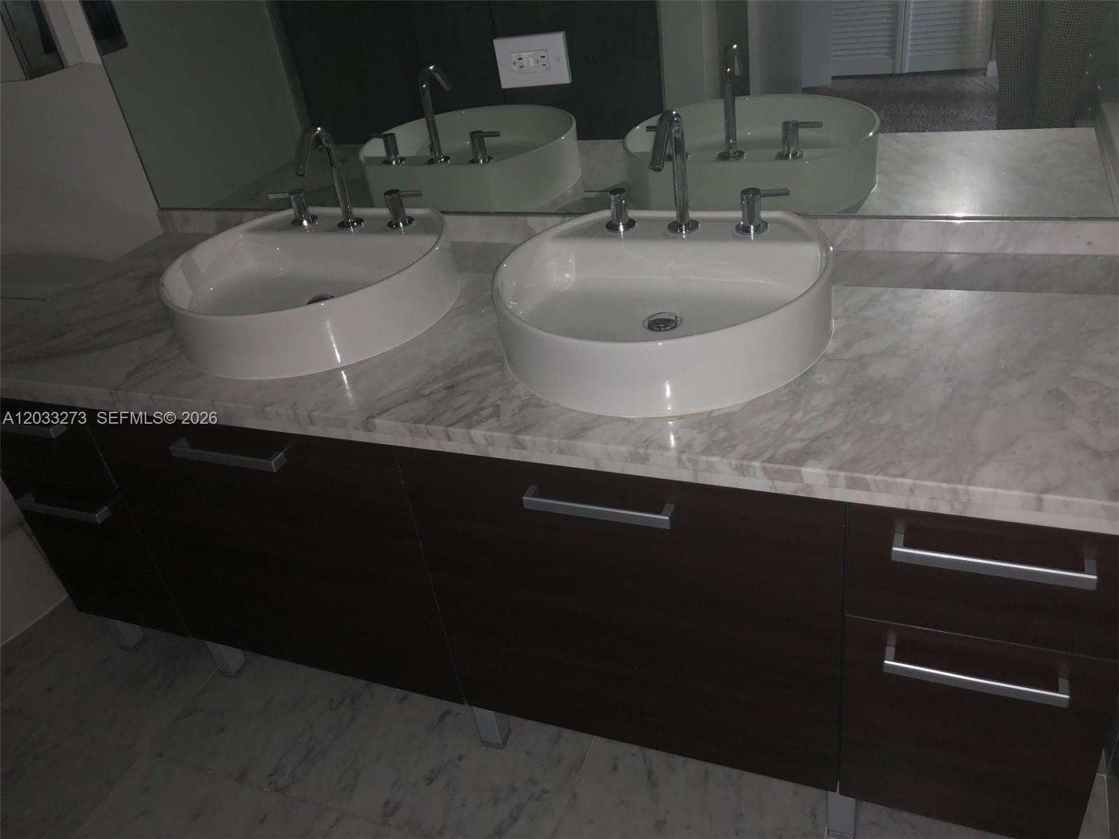 253 NE 2nd St #509, Miami FL 33132