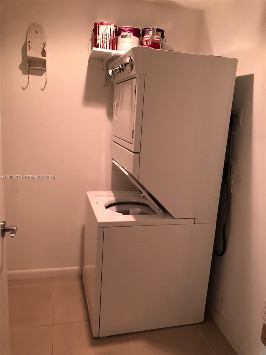 253 NE 2nd St #509, Miami FL 33132