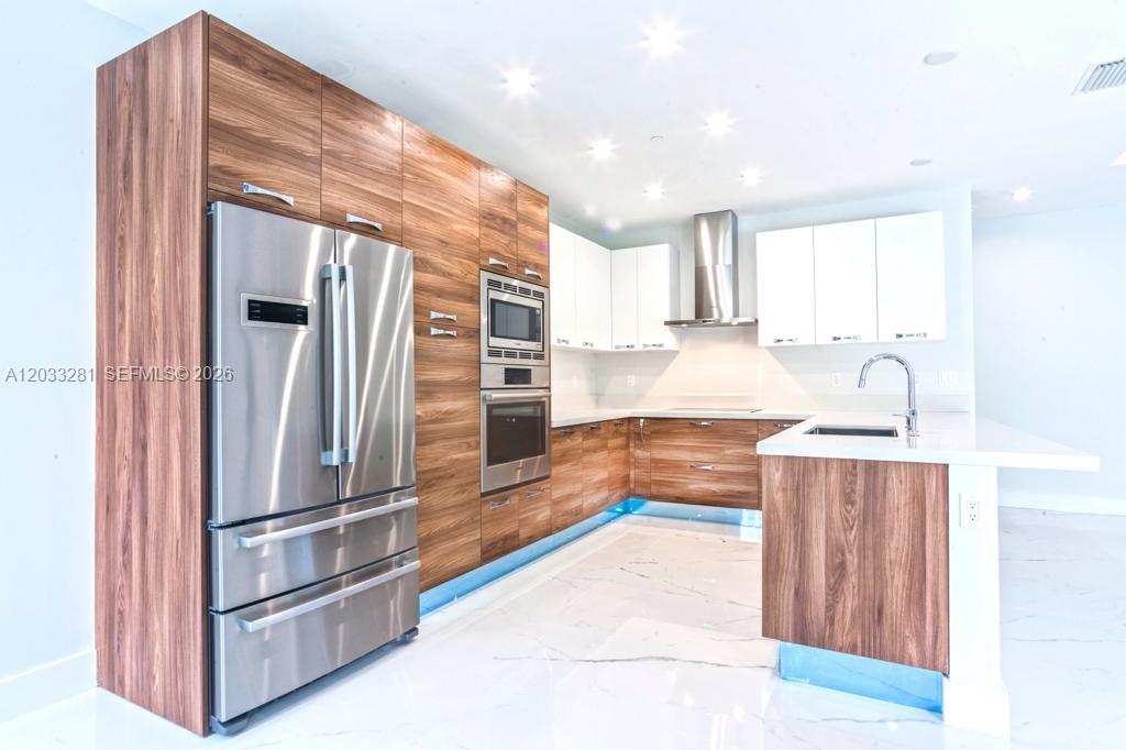 718 Valencia Ave #202, Coral Gables FL 33134