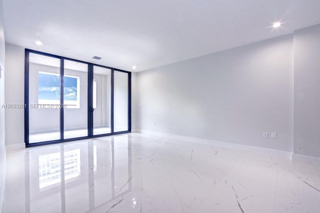 718 Valencia Ave #202, Coral Gables FL 33134