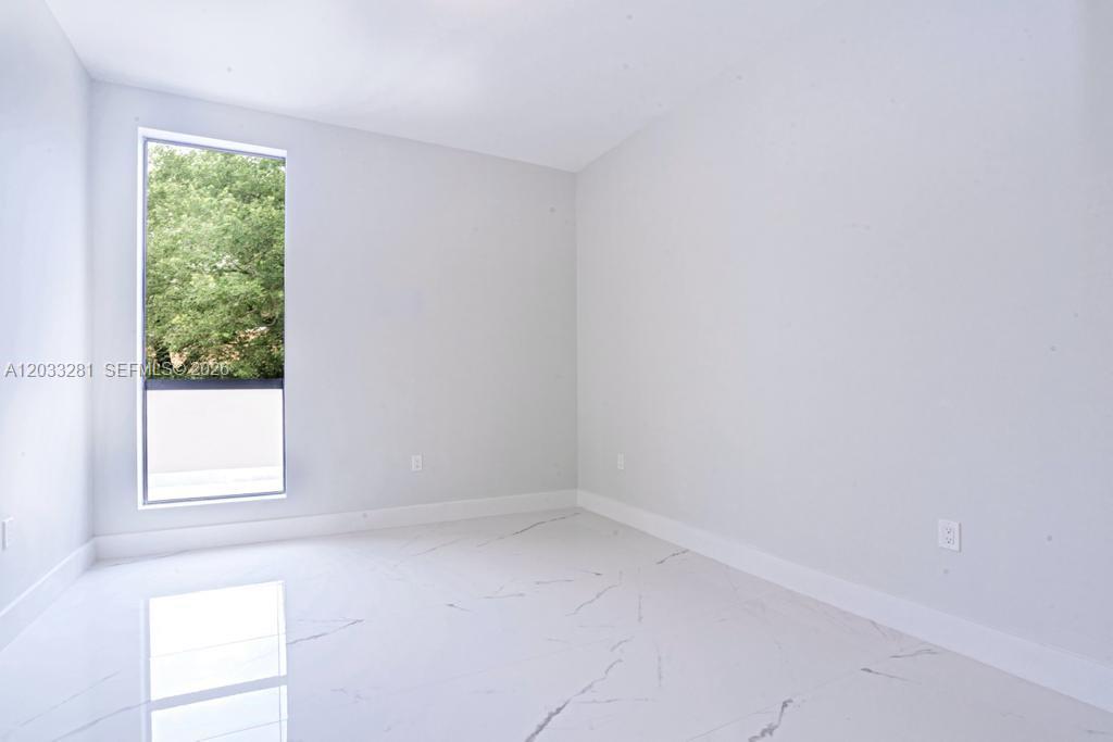 718 Valencia Ave #202, Coral Gables FL 33134