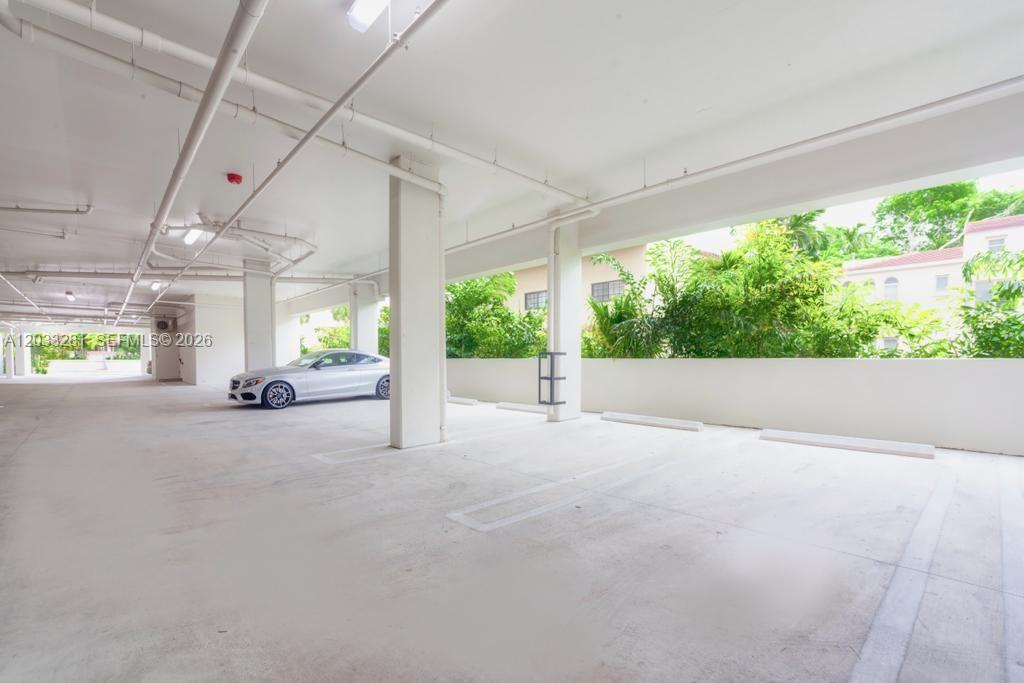 718 Valencia Ave #202, Coral Gables FL 33134