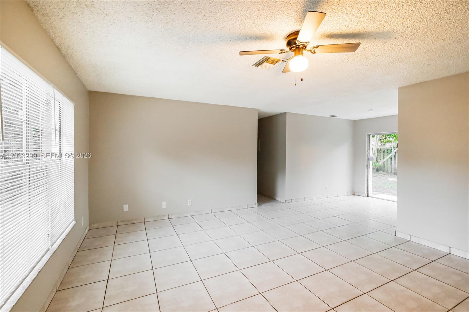 7820 SW 9th St, North Lauderdale FL 33068