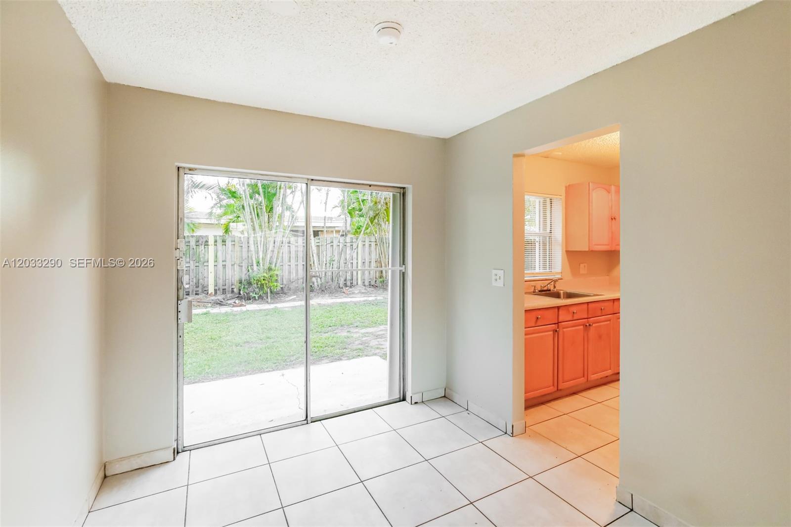 7820 SW 9th St, North Lauderdale FL 33068