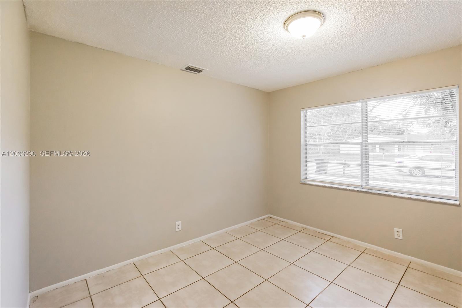 7820 SW 9th St, North Lauderdale FL 33068