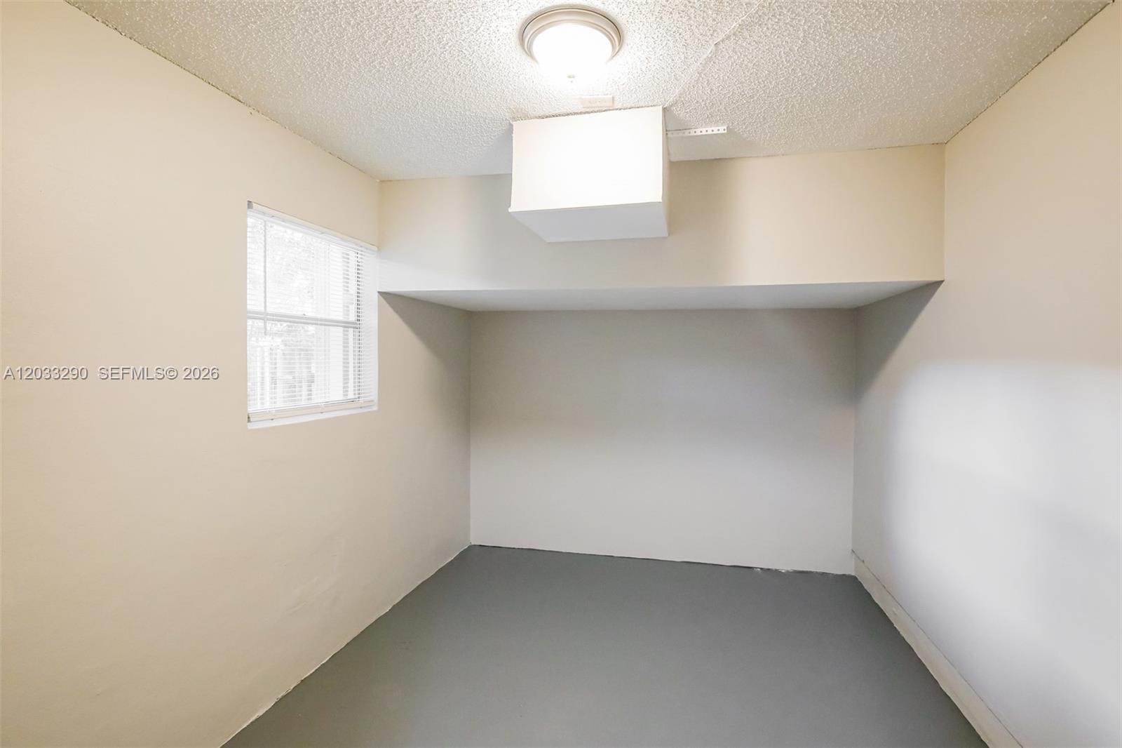 7820 SW 9th St, North Lauderdale FL 33068