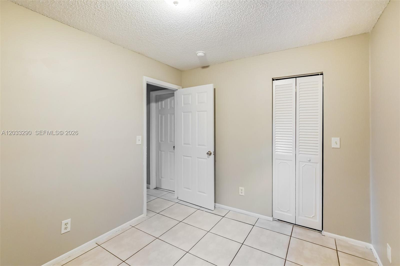 7820 SW 9th St, North Lauderdale FL 33068