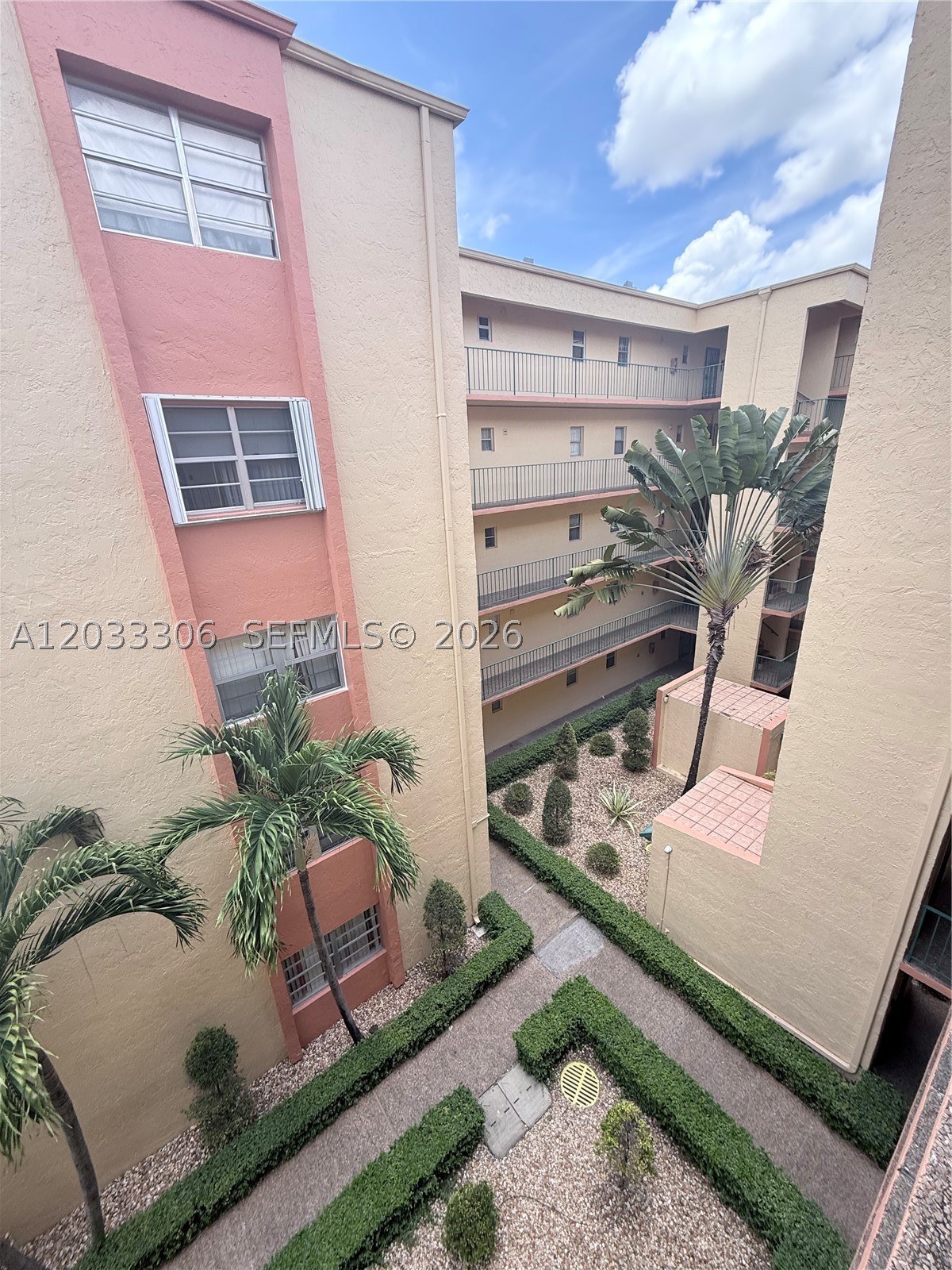 1975 W 44th Pl #401, Hialeah FL 33012