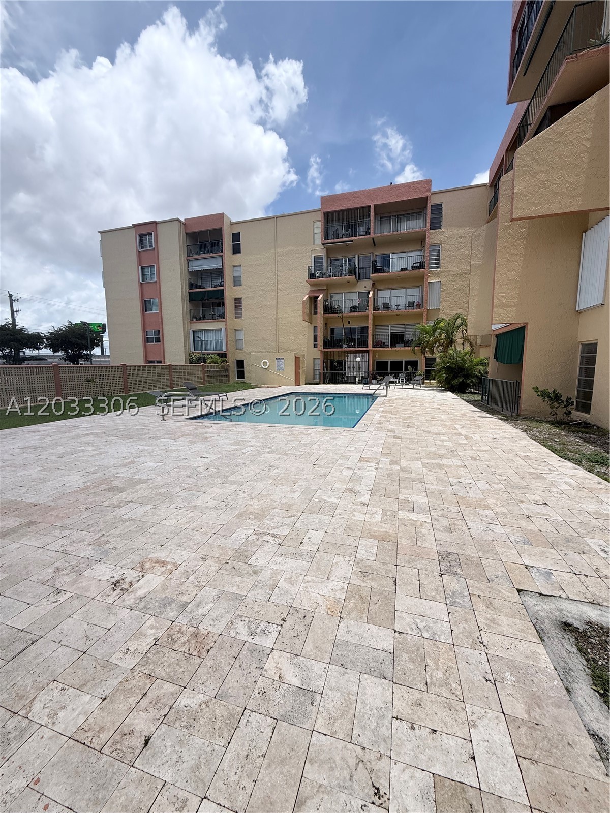 1975 W 44th Pl #401, Hialeah FL 33012