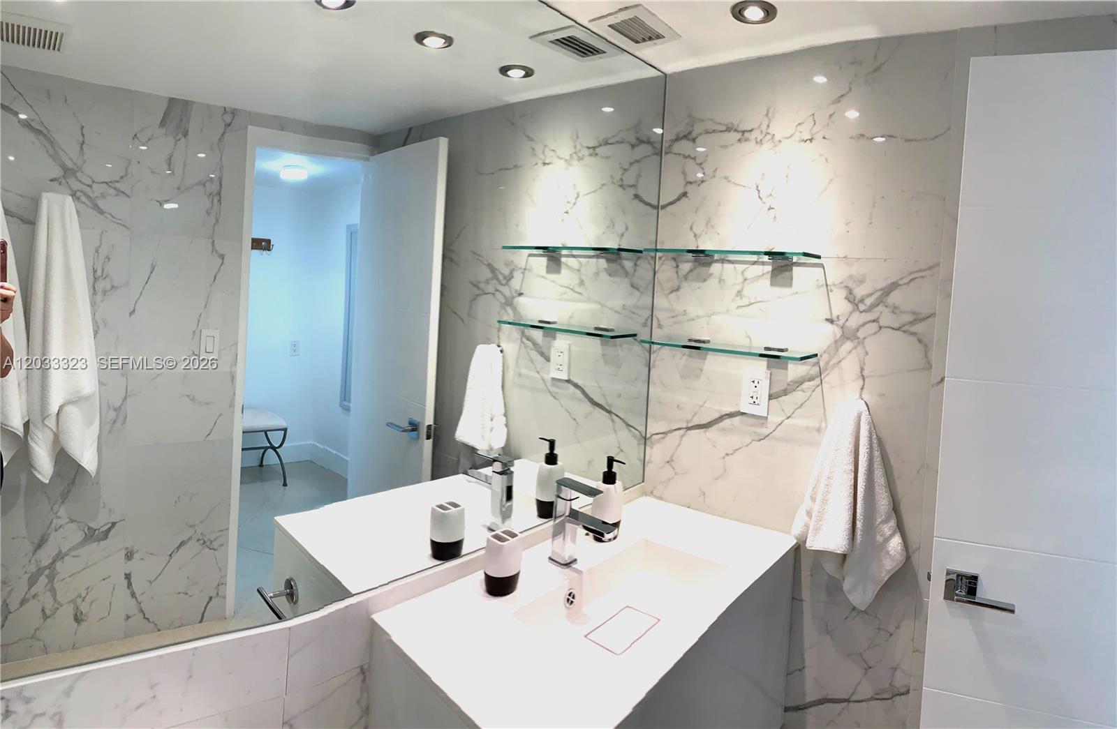 5151 Collins Ave #828, Miami Beach FL 33140