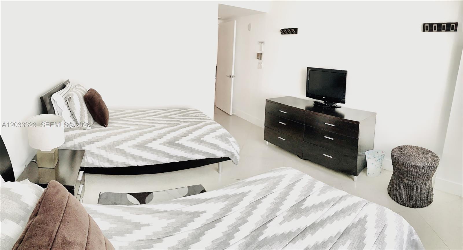 5151 Collins Ave #828, Miami Beach FL 33140