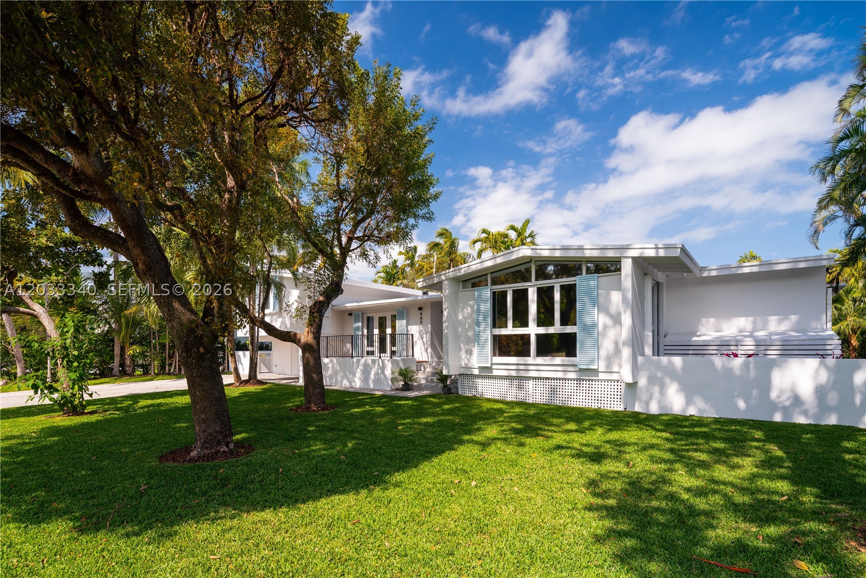 669 S Mashta Dr, Key Biscayne FL 33149