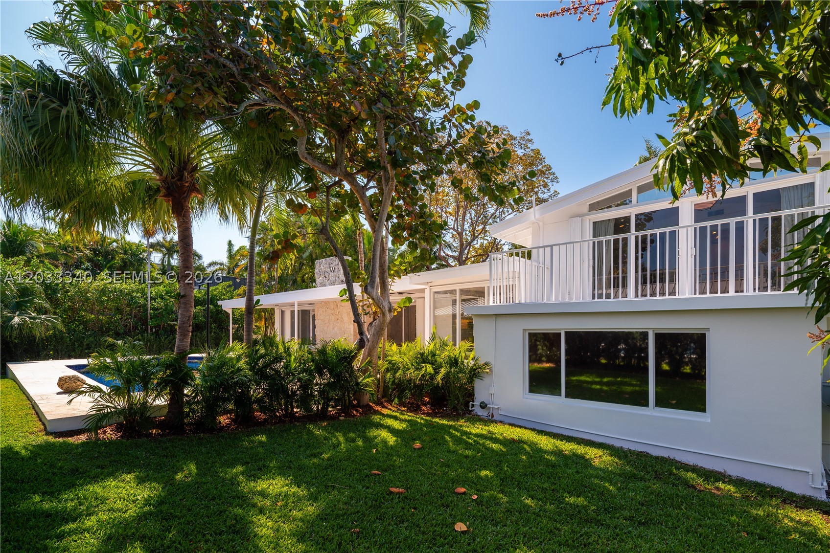669 S Mashta Dr, Key Biscayne FL 33149
