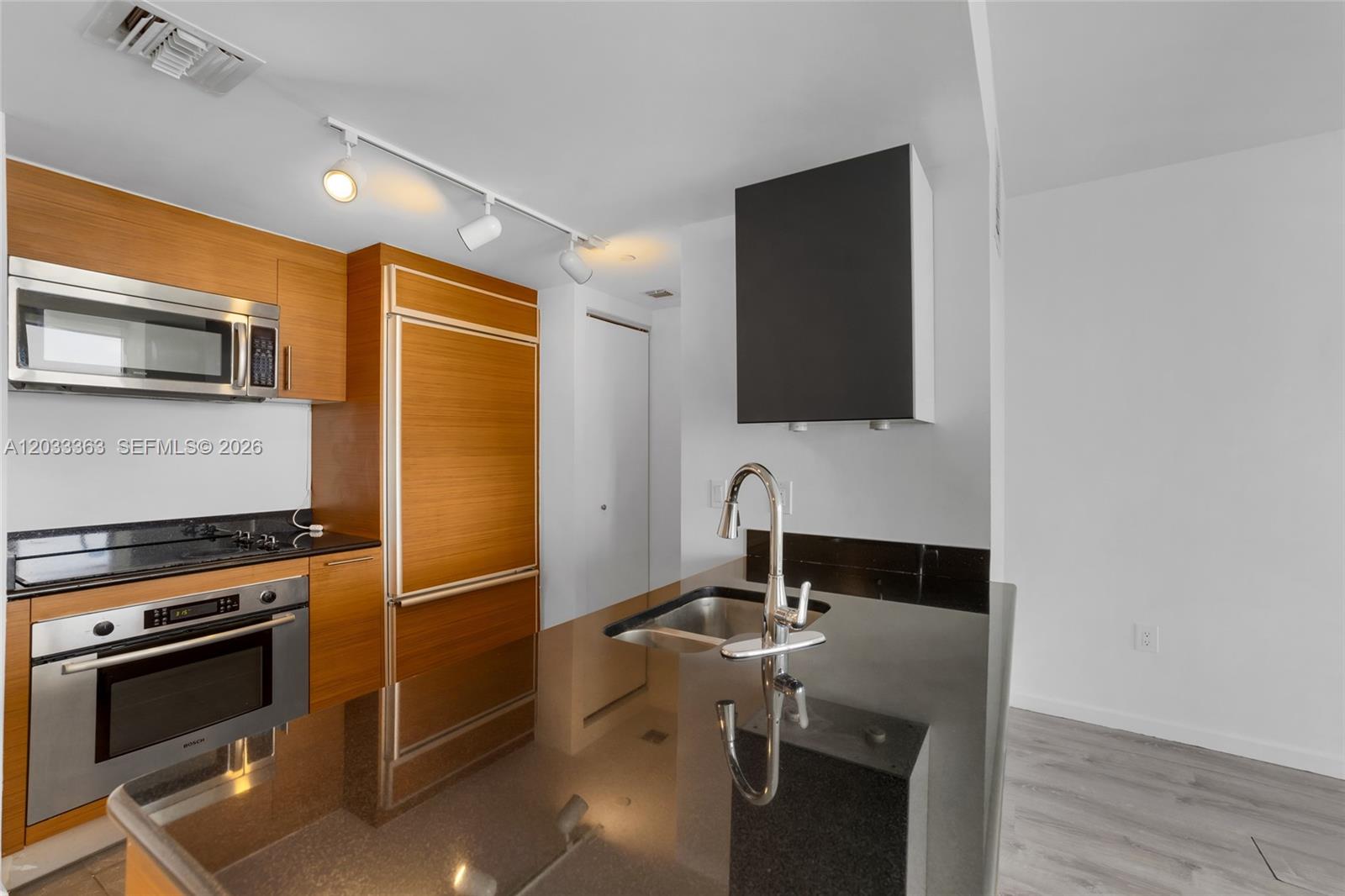 50 Biscayne Blvd #4307, Miami FL 33132
