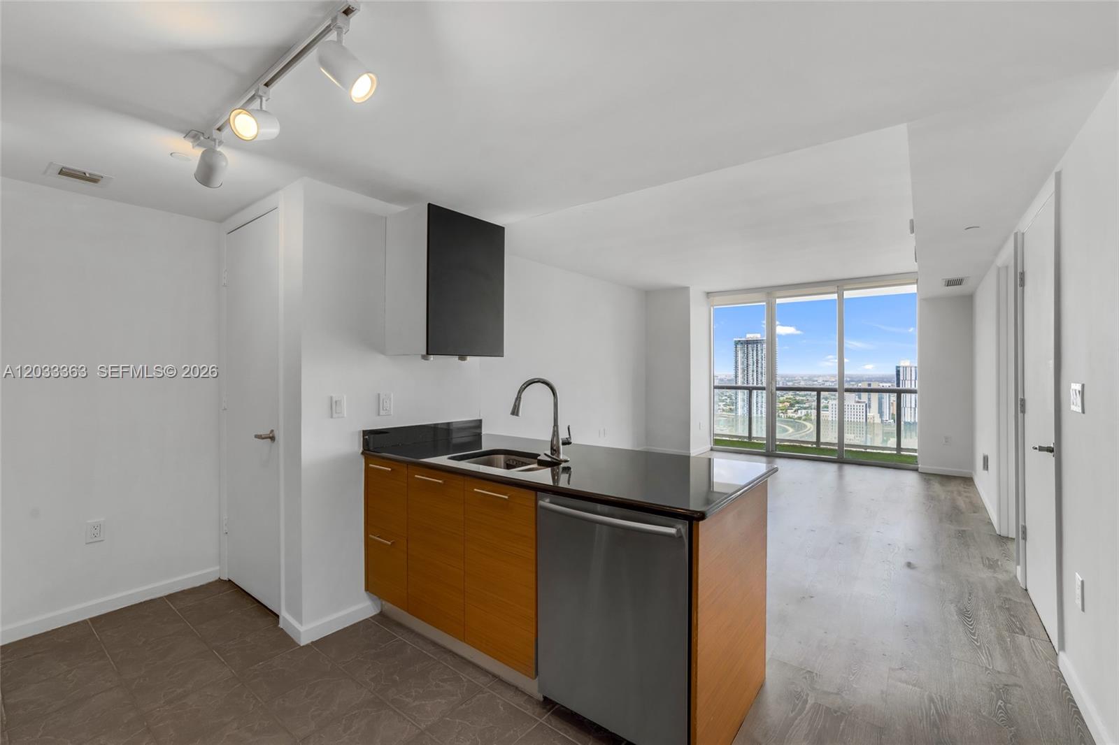 50 Biscayne Blvd #4307, Miami FL 33132