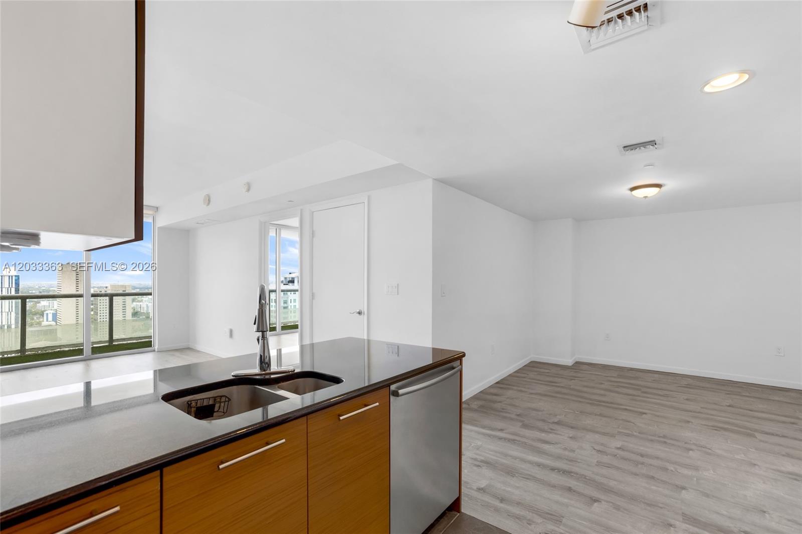 50 Biscayne Blvd #4307, Miami FL 33132