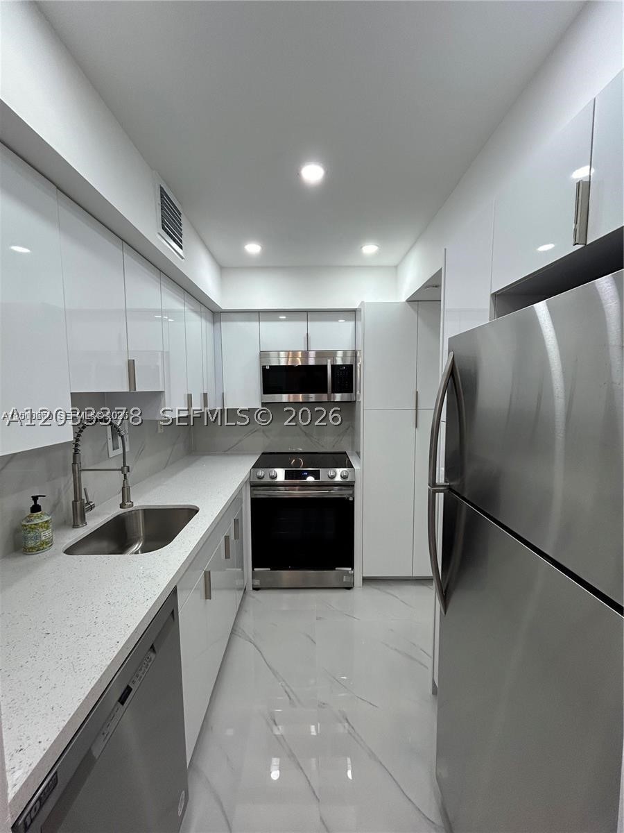 1200 West Ave #PH23, Miami Beach FL 33139