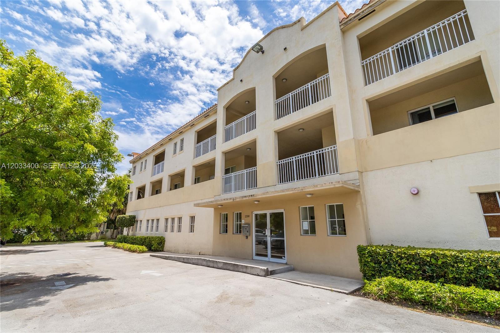 1200 NE 105th St #27, Miami Shores FL 33138