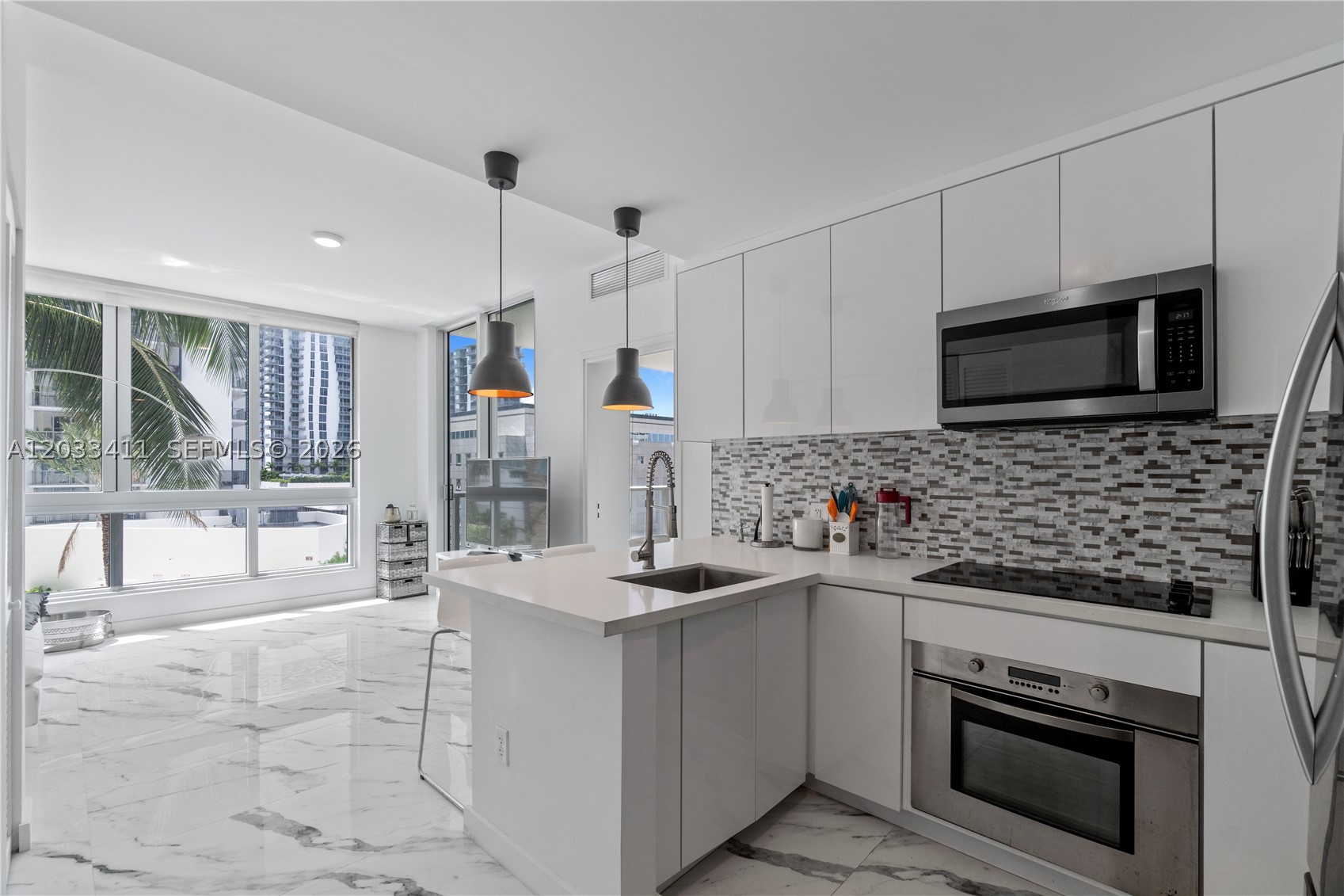 300 S Biscayne Blvd #T-1411, Miami FL 33131