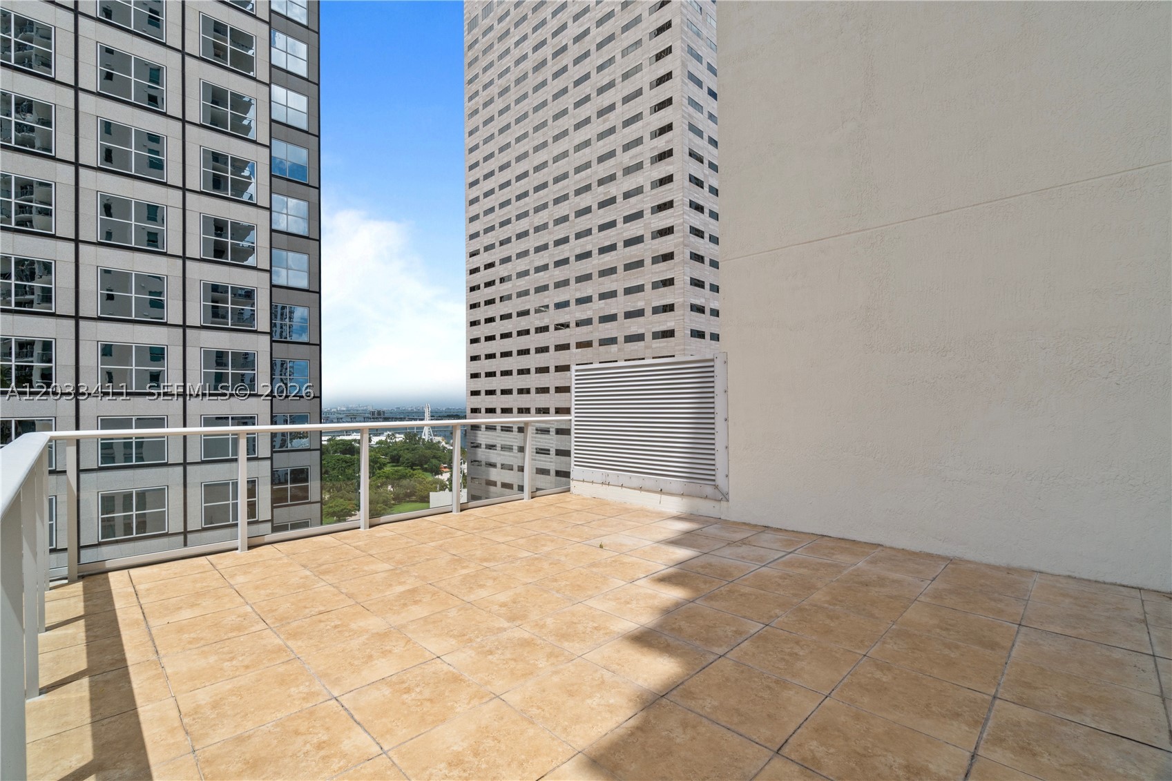 300 S Biscayne Blvd #T-1411, Miami FL 33131