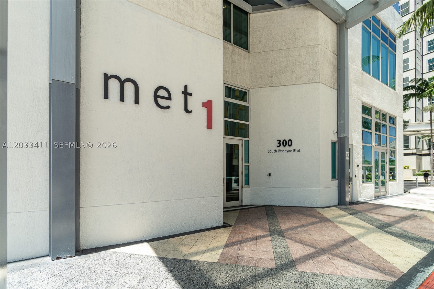 300 S Biscayne Blvd #T-1411, Miami FL 33131