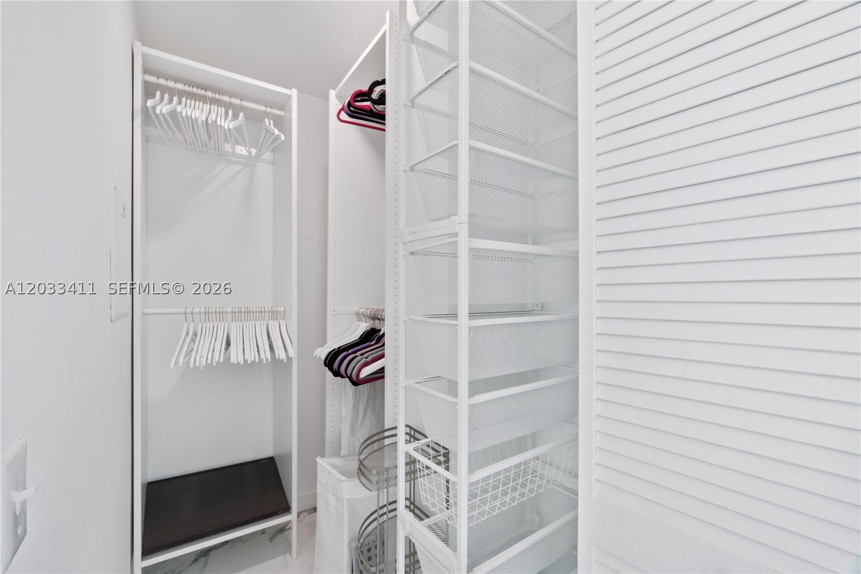 300 S Biscayne Blvd #T-1411, Miami FL 33131