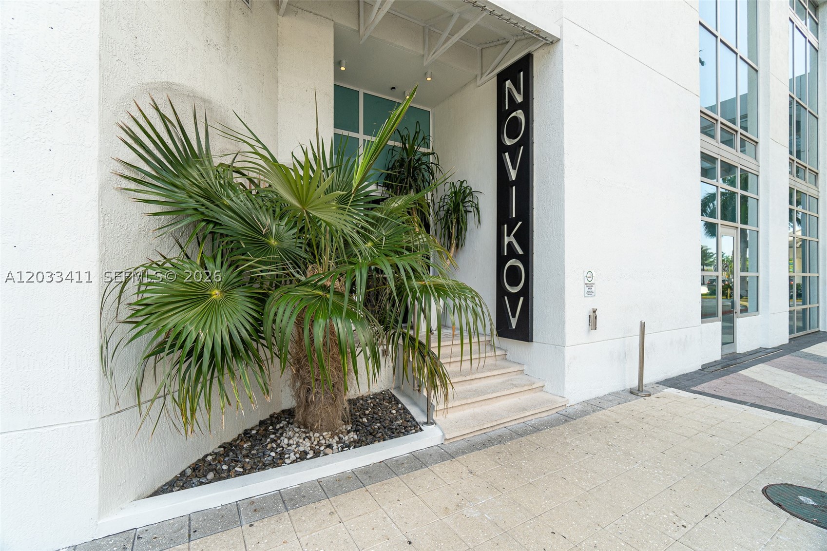 300 S Biscayne Blvd #T-1411, Miami FL 33131