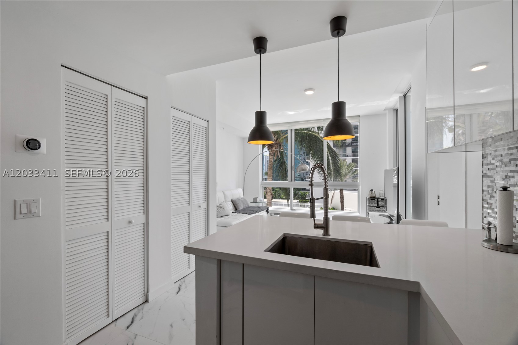 300 S Biscayne Blvd #T-1411, Miami FL 33131