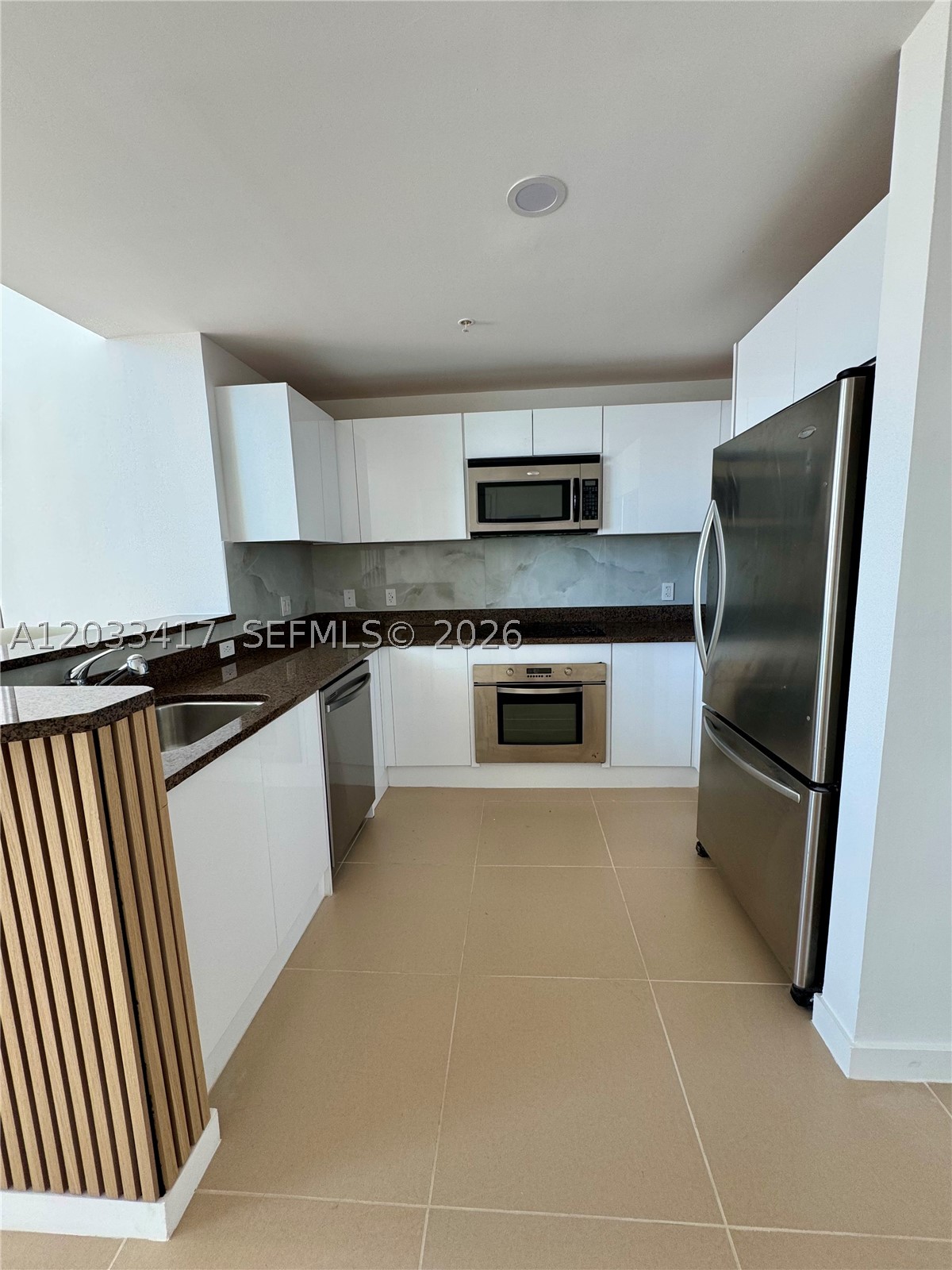 300 S Biscayne Blvd #L-1218, Miami FL 33131