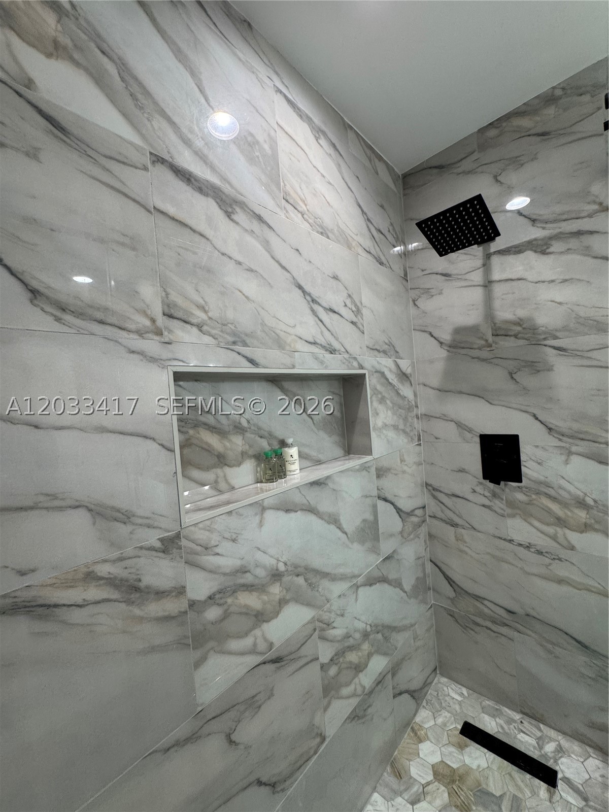 300 S Biscayne Blvd #L-1218, Miami FL 33131
