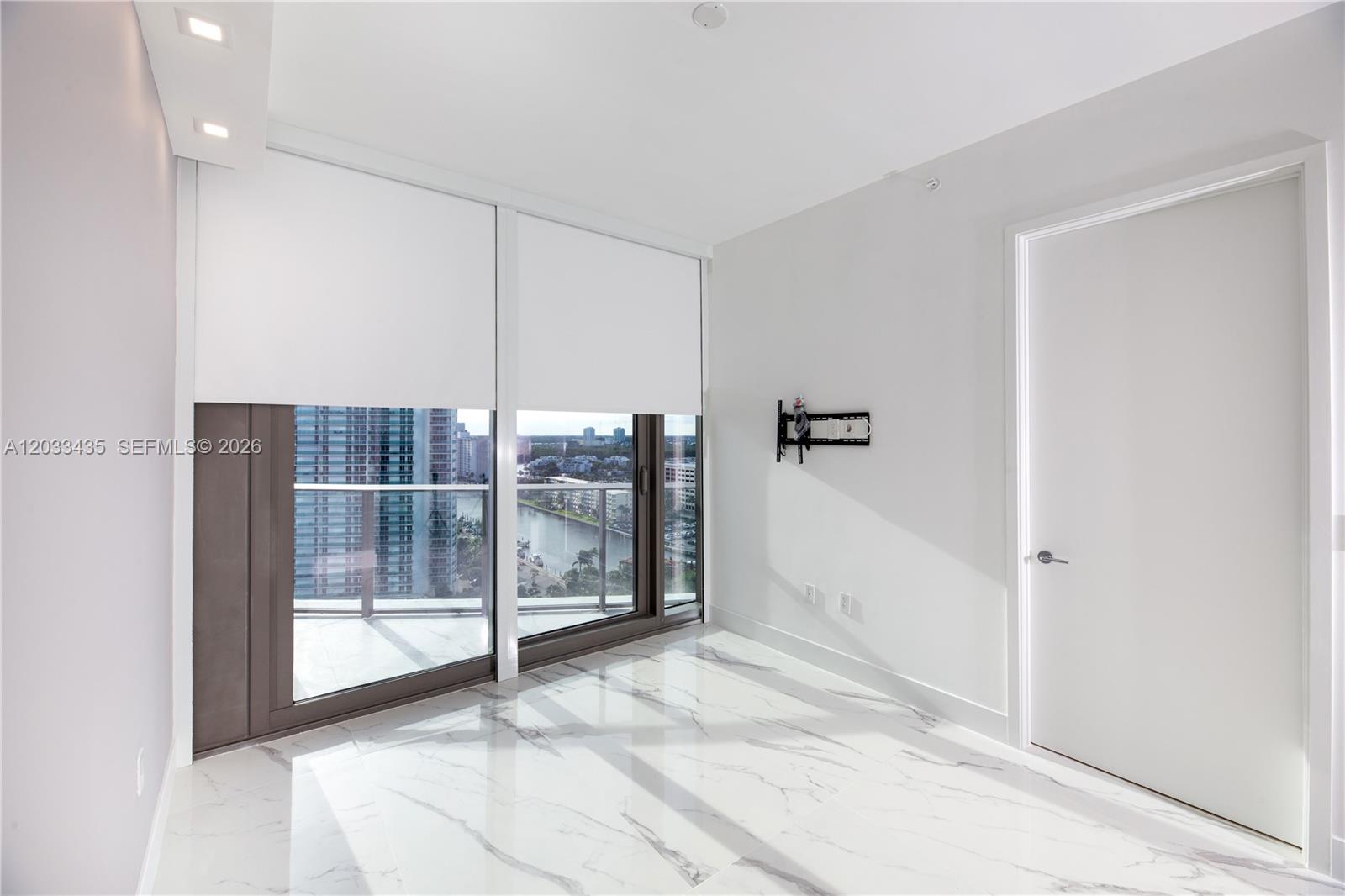 15701 Collins Ave #1403, Sunny Isles Beach FL 33160