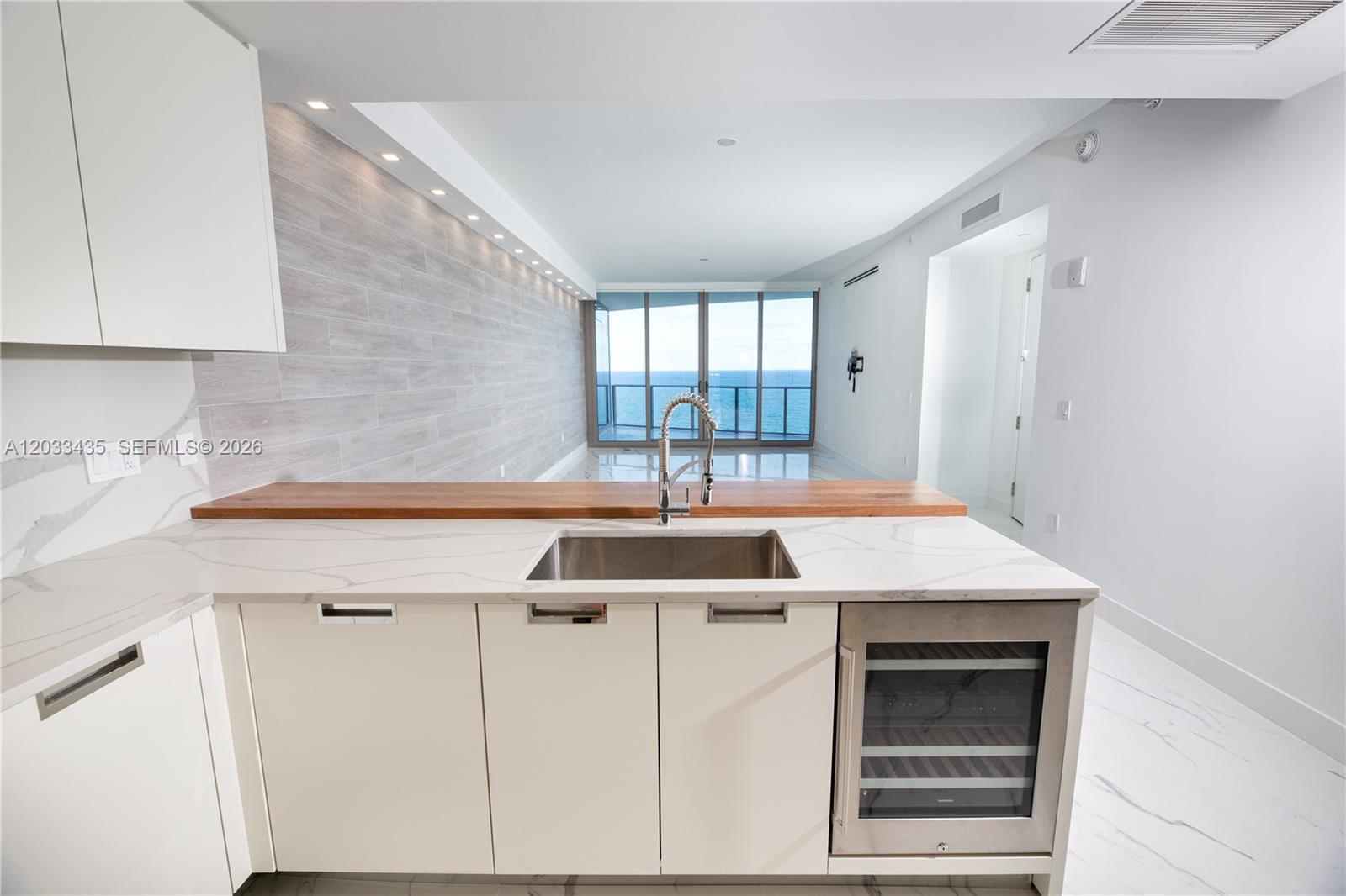 15701 Collins Ave #1403, Sunny Isles Beach FL 33160